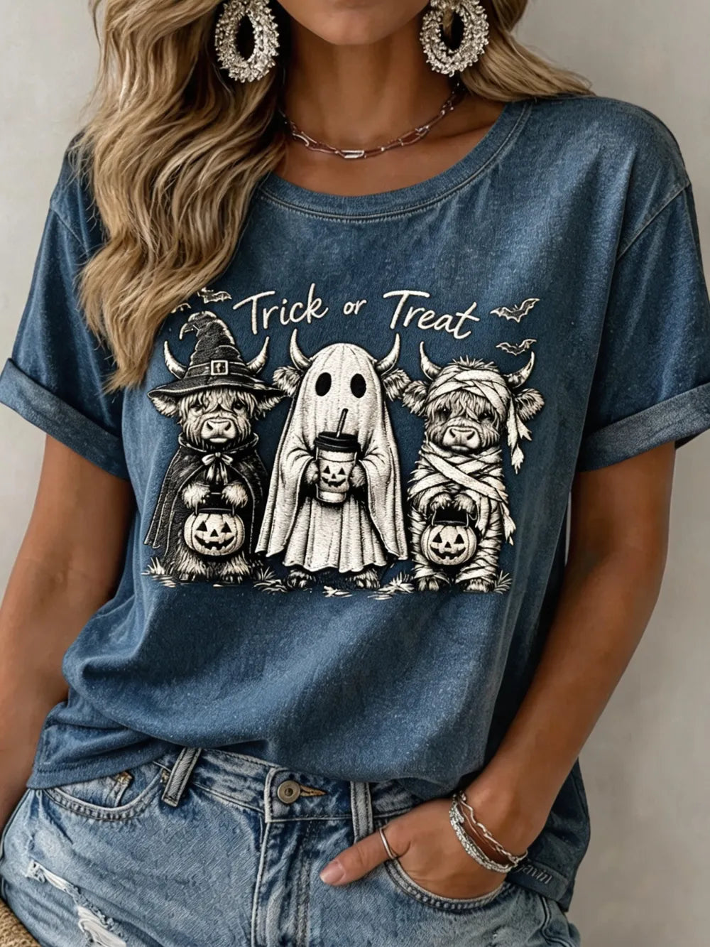 Women'S Trick Or Treat Highland Cow Round Neck T-Shirt